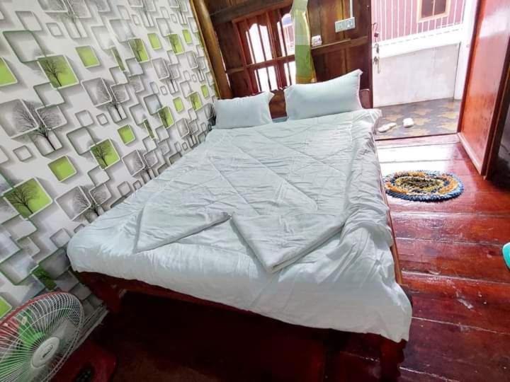 Xl Guest House & Restaurant Sihanoukville Eksteriør billede